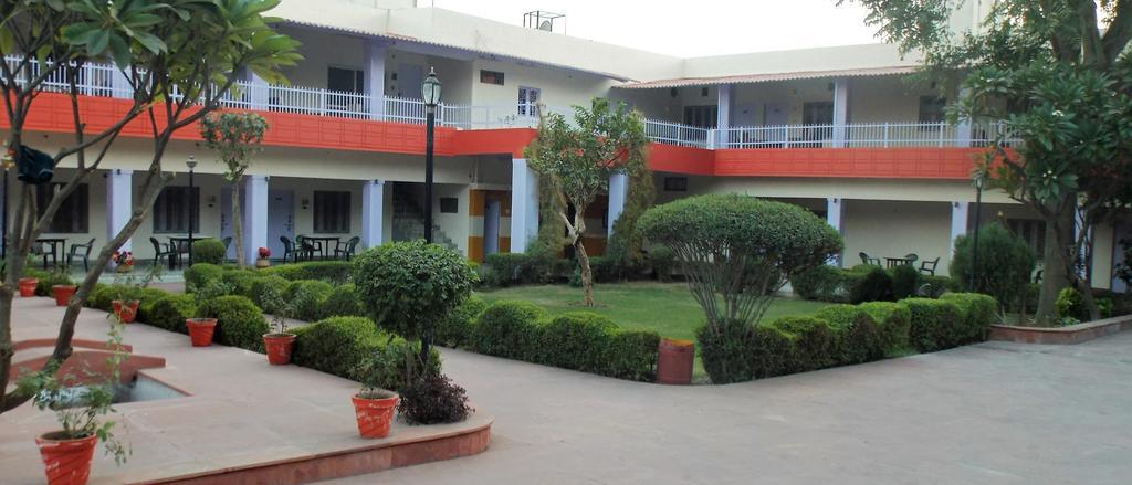 戈韦尔丹旅游酒店 Fatehpur Sīkri 外观 照片