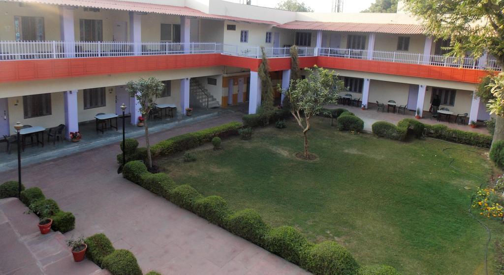 戈韦尔丹旅游酒店 Fatehpur Sīkri 外观 照片
